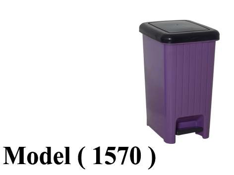 صناديق قمامة D (مو 1570) باسكت قمامة بالدواسة بيلا موف غطاء اسود 40 لتر (W=30,D=42,H=54CM)