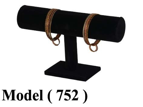 عوارض ذهب قطيفة D (مو 752) عارض غوايش واحد بار اسود (W=23.5,D=7,H=14.5CM)