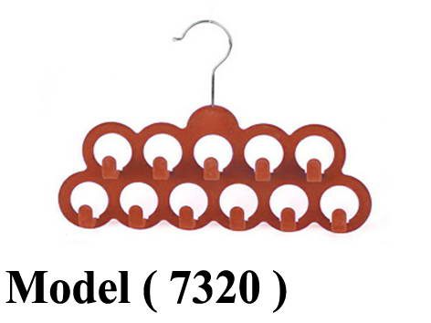 شماعات C (مو 7320) & شماعة ايشاربات قطيفه 11 حلقة بهوك بنى